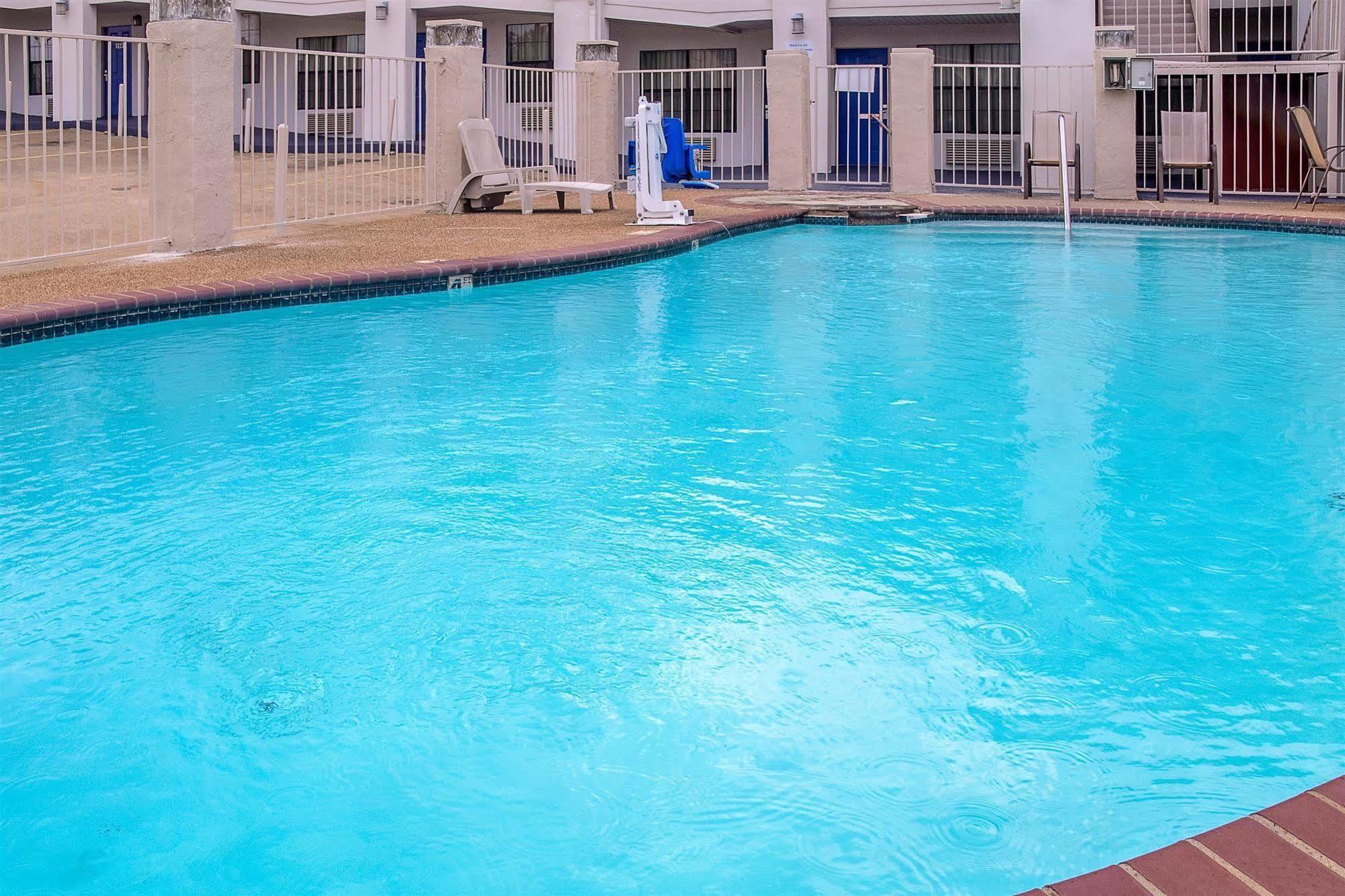 Motel 6-Canton, Tx Екстериор снимка